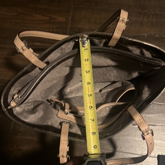 Michael Kors metallic handbag - Picture 3 of 4